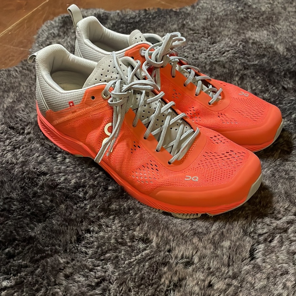 On Cloud Surfer Running Shoes